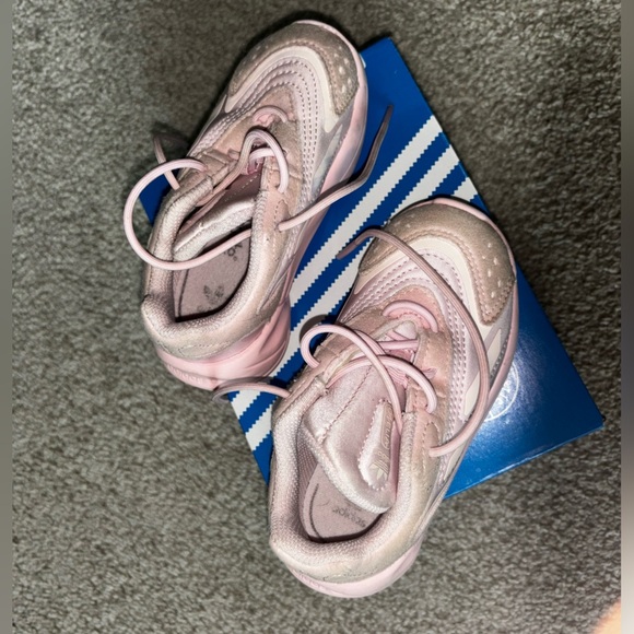 Ozelia EL I Adidas Toddler Size 8 - Picture 4 of 10